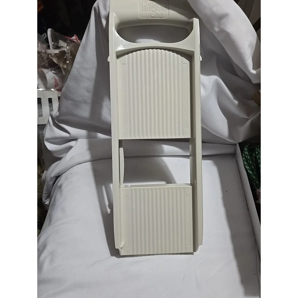 Pampered Chef 1087 Mandoline Food Slicer - Beige Used In Box
